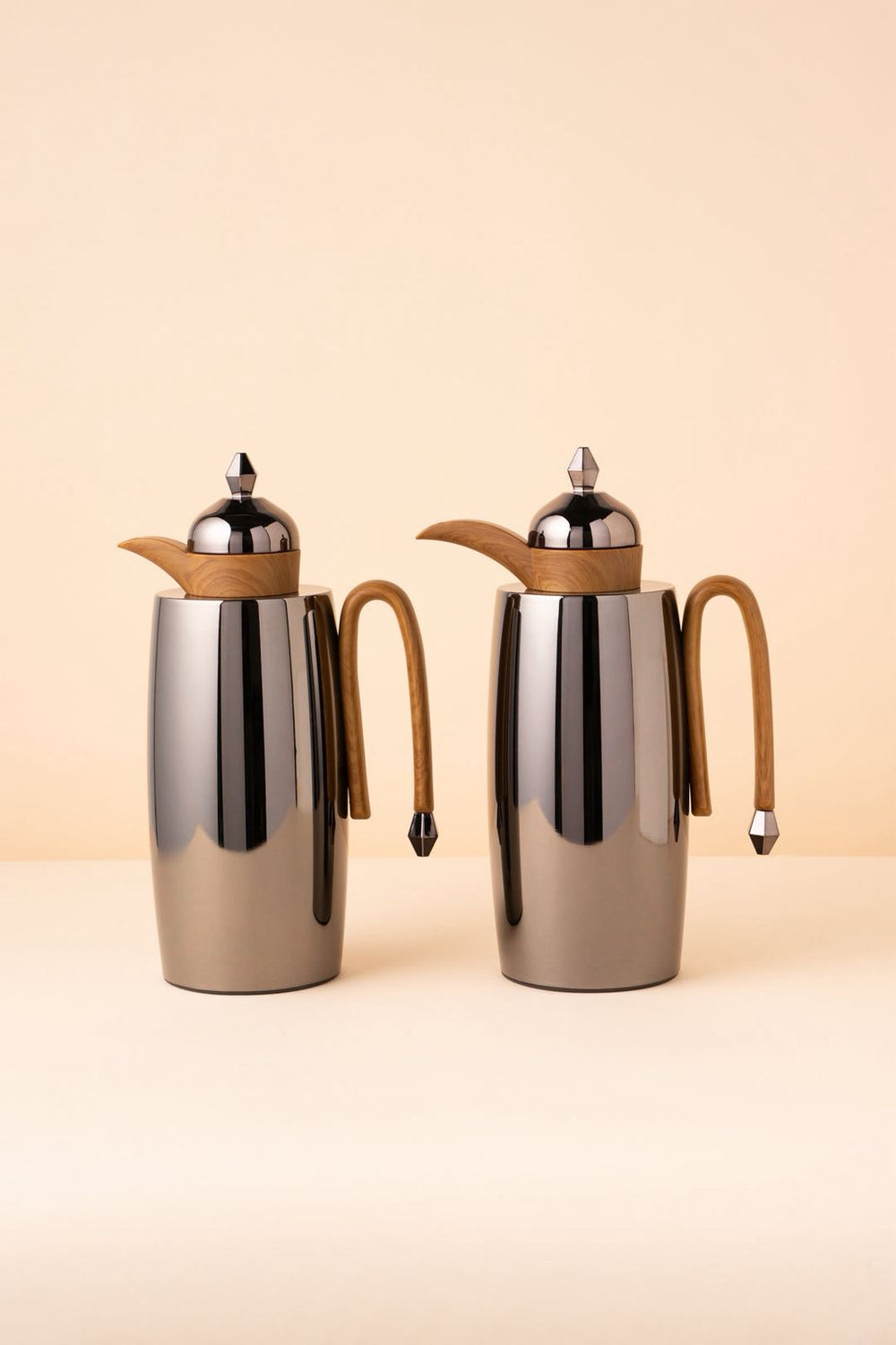 Al Jowhara Flask Set 2 Pcs 1L Steel Insulated Arabic Flask Front View REEMA Art
